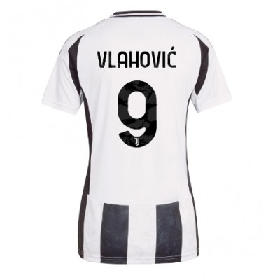 Ženski Nogometni dresi Juventus Dusan Vlahovic #9 Domači 2024-25 Kratek Rokav Ženski Nogometni dresi Juventus Dusan Vlahovic #9 Domači 2024-25 Kratek Rokav